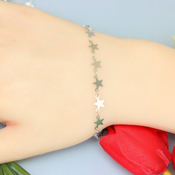 "Elegant & Trendy Bracelet, A Perfect Gift for Women, Thoughtful, EVCH1731 - Picture 1 of 10